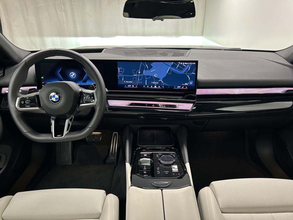 BMW 540 2026 г. Чёрный, пробег 15769 км