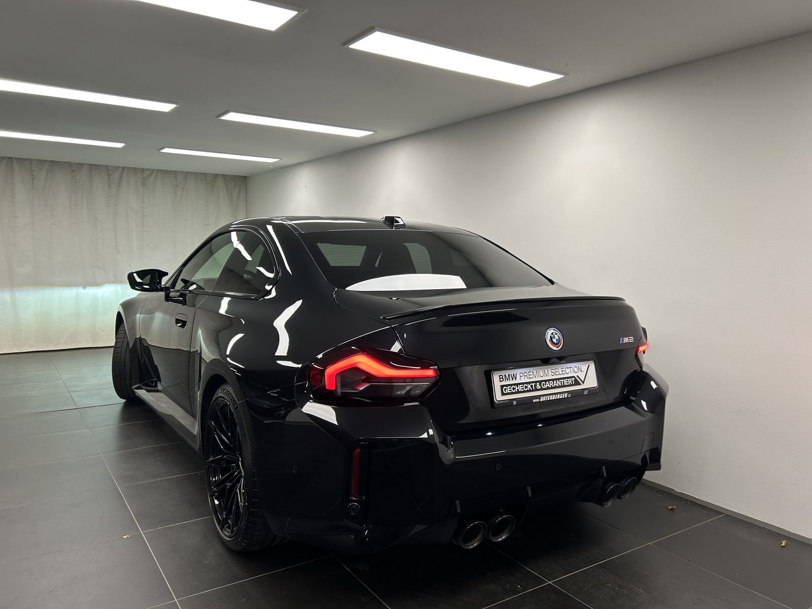 BMW M2 2024 г. Чёрный, пробег 38018 км