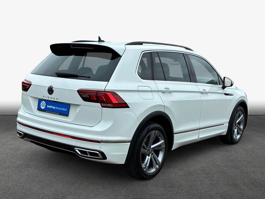 Volkswagen Tiguan 2022 г. Белый, пробег 42400 км