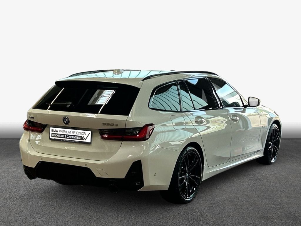 BMW 330 2023 г. Белый, пробег 30168 км
