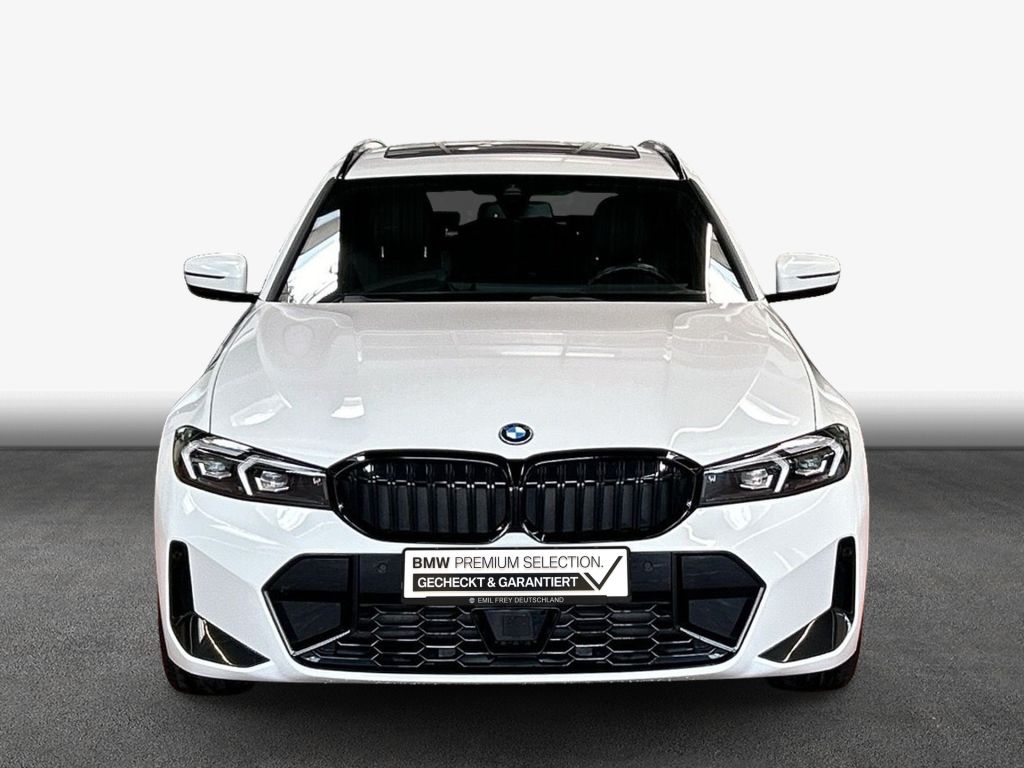 BMW 330 2023 г. Белый, пробег 30168 км