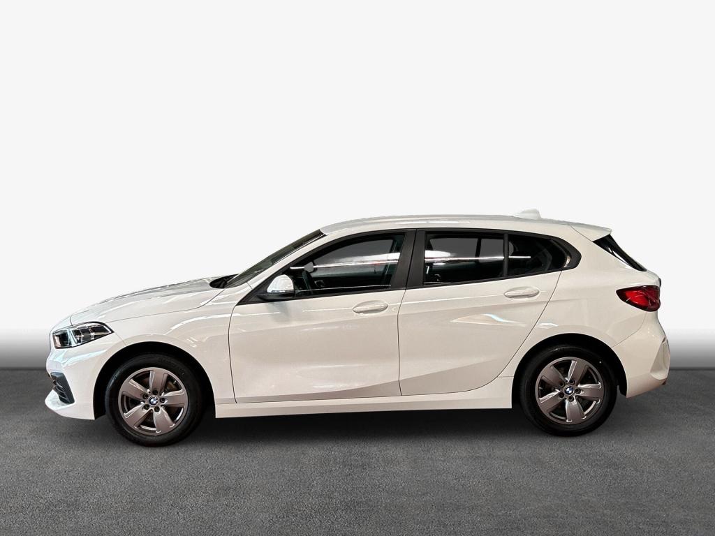 BMW 118 2023 г. Белый, пробег 48731 км