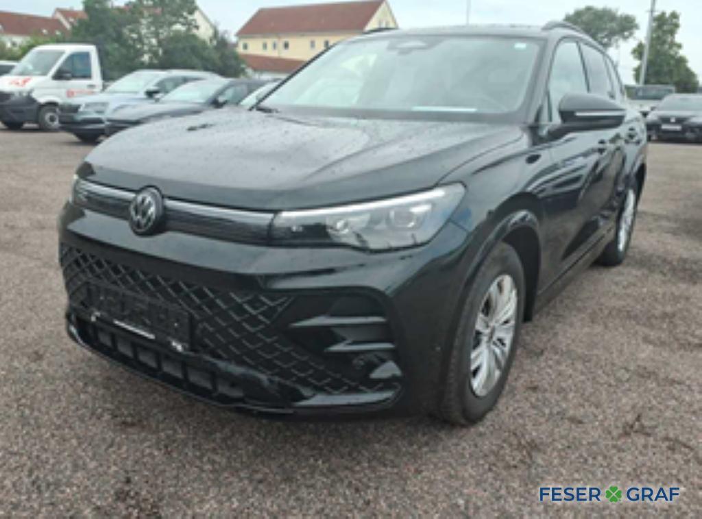 Volkswagen Tiguan 2026 г. Чёрный, пробег 23495 км