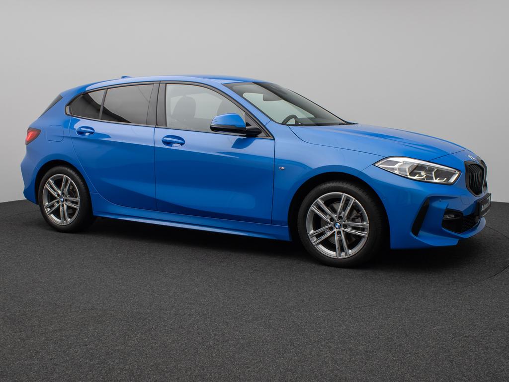 BMW 118 2023 г. Синий, пробег 42687 км