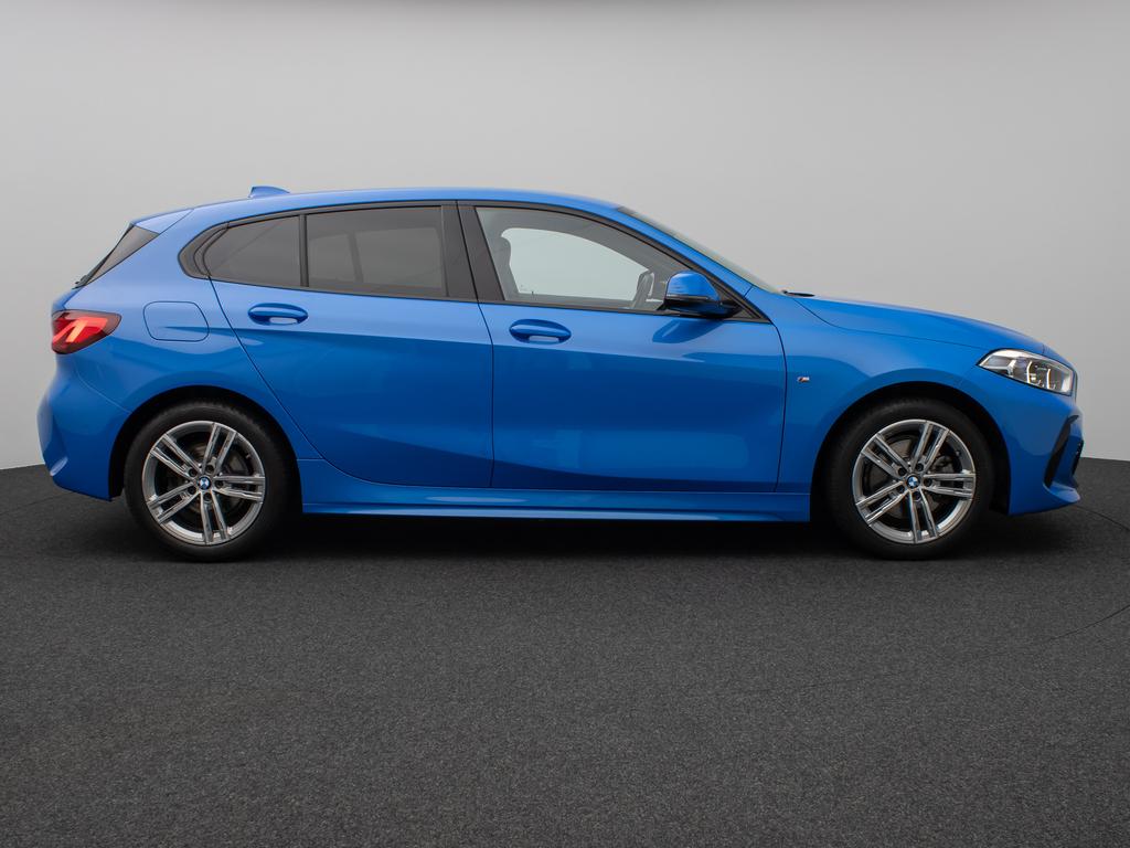 BMW 118 2023 г. Синий, пробег 42687 км