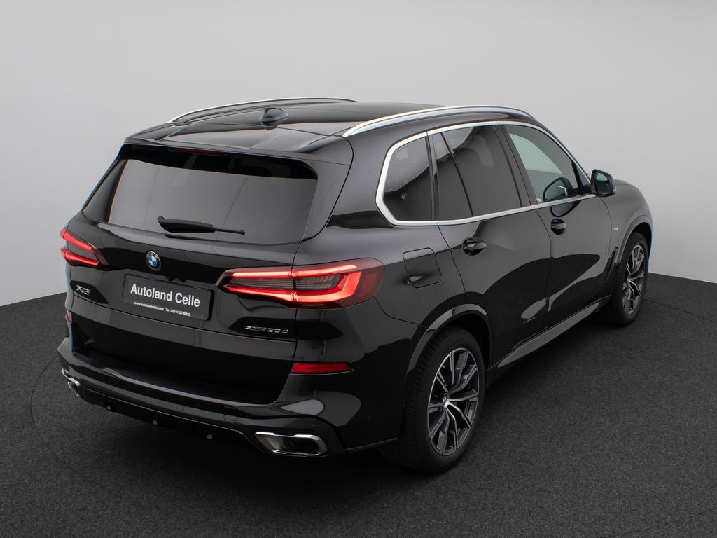 BMW X5 2023 г. Чёрный, пробег 54235 км
