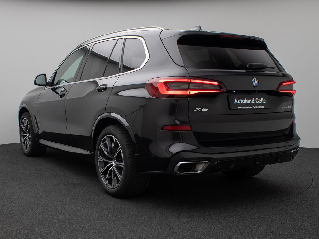 BMW X5 2023 г. Чёрный, пробег 54235 км