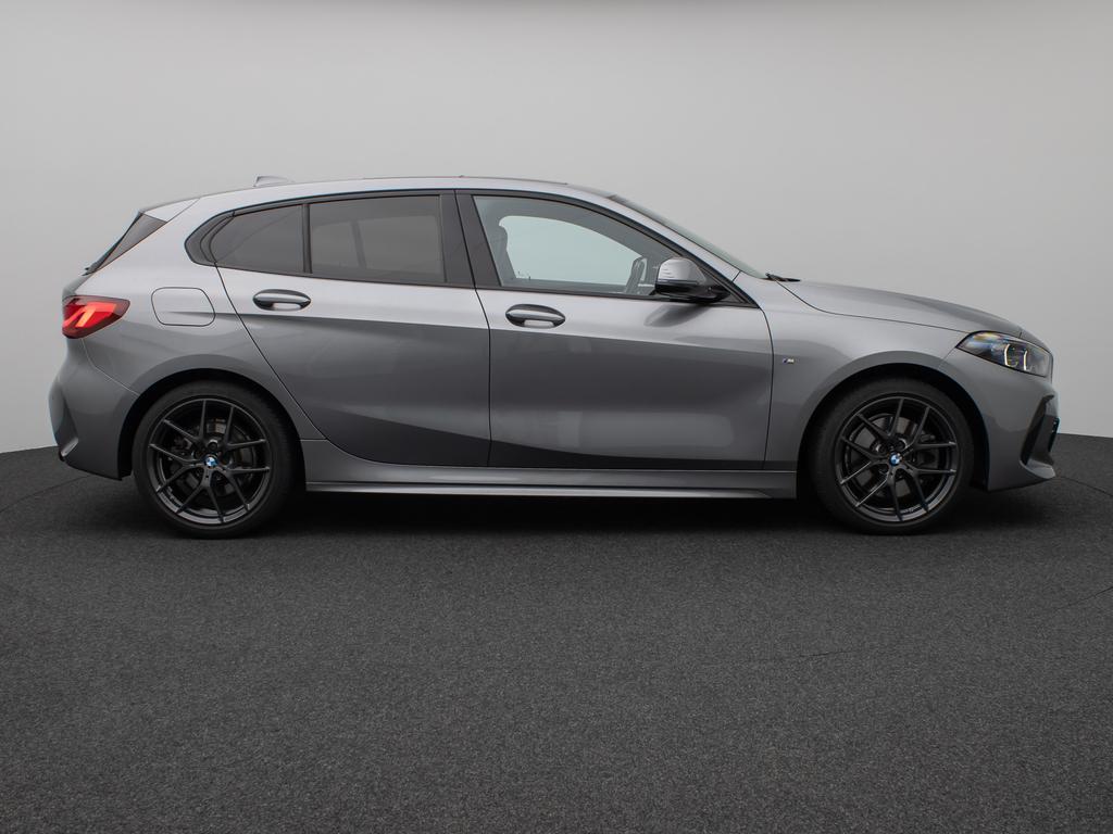 BMW 120 2022 г. Серый, пробег 58777 км