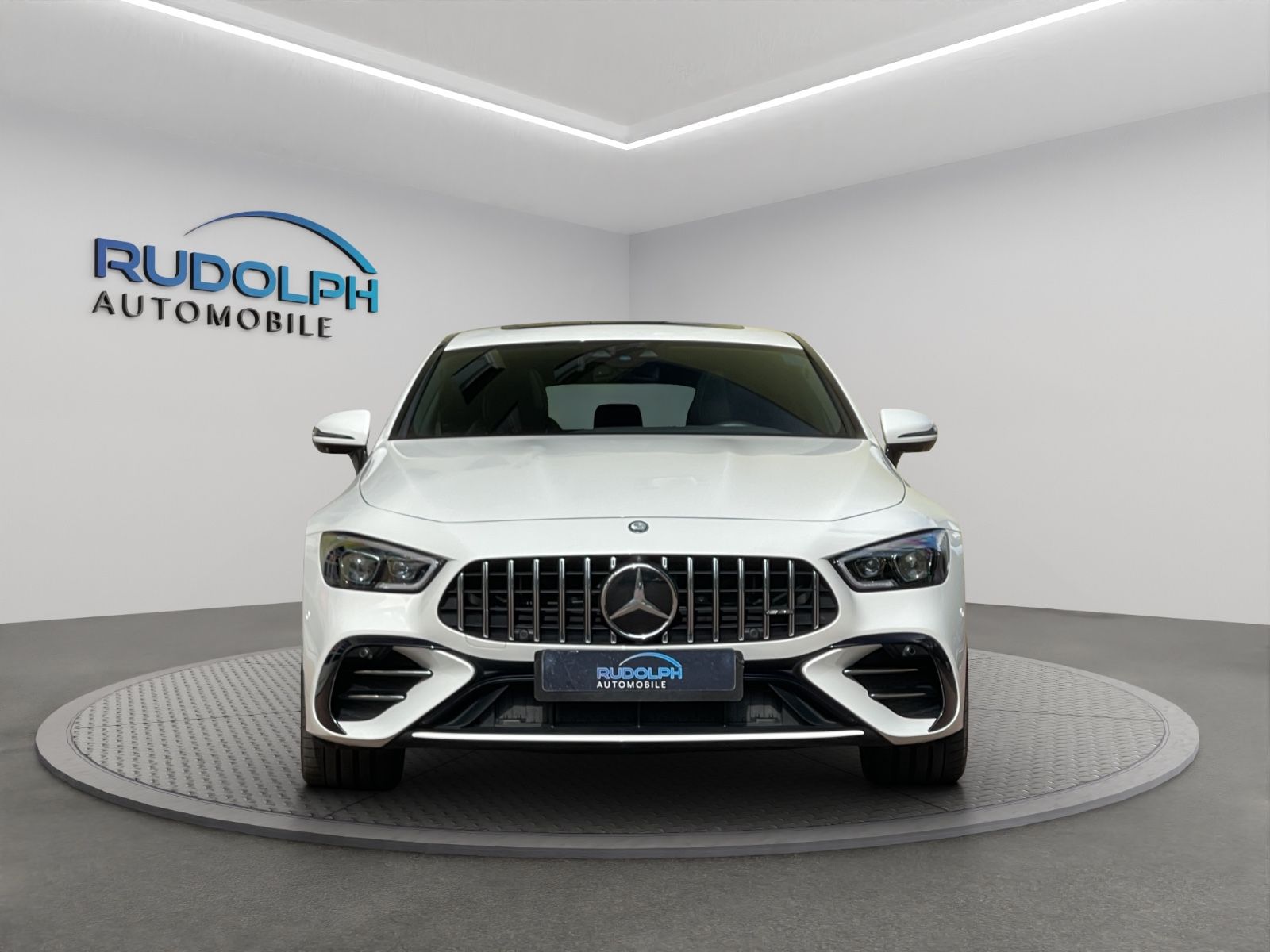 Mercedes-Benz AMG GT 2023 г. Белый, пробег 22000 км