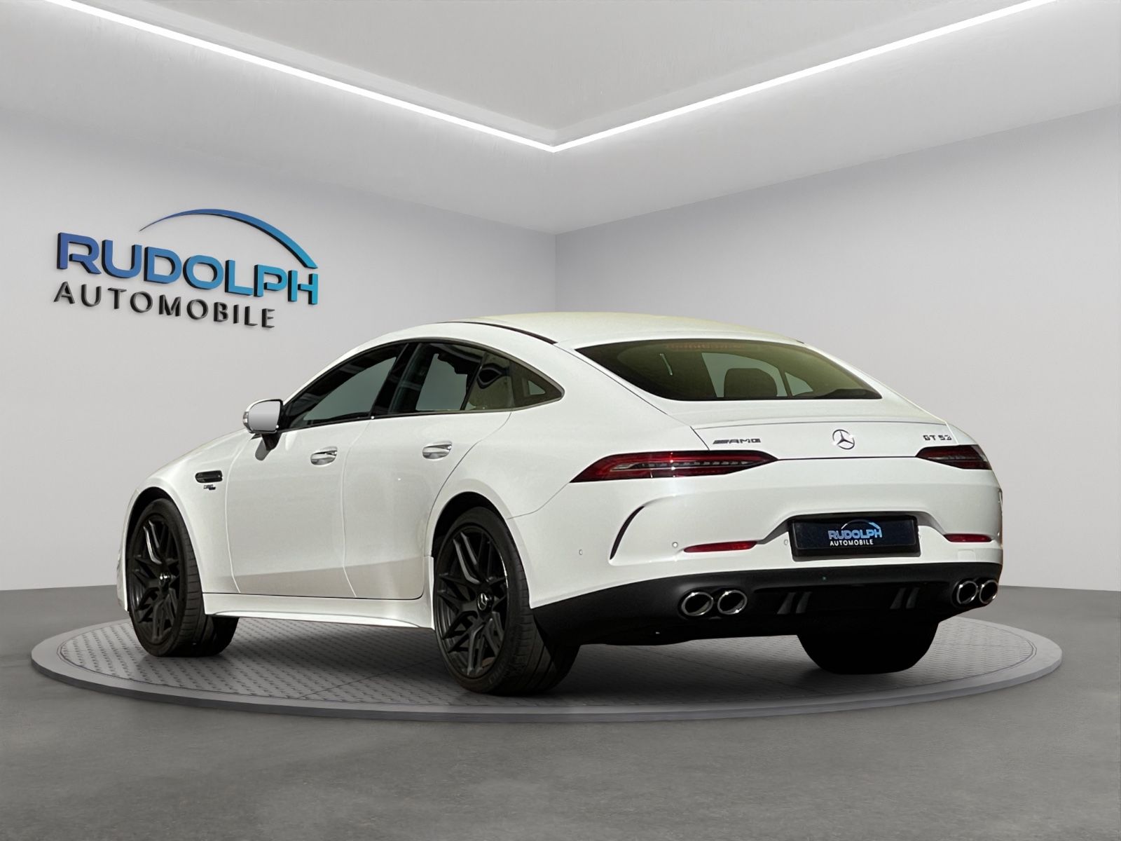 Mercedes-Benz AMG GT 2023 г. Белый, пробег 22000 км