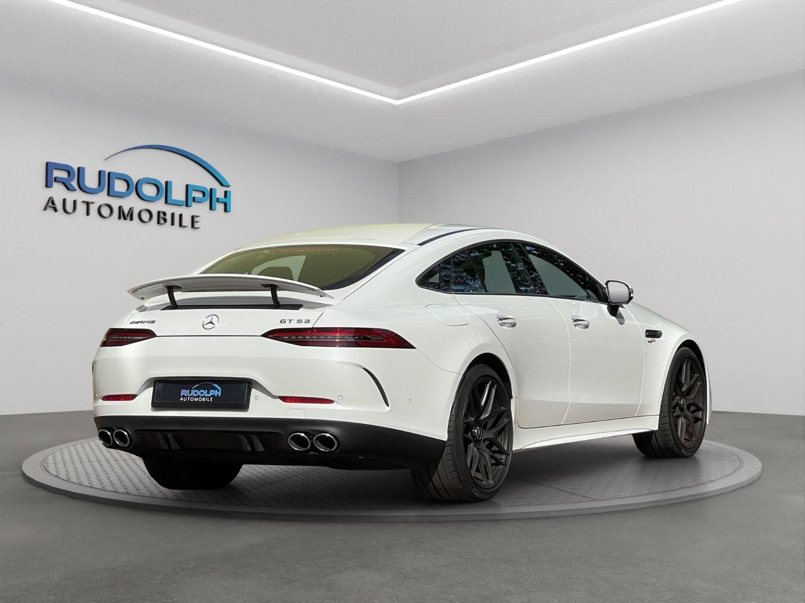 Mercedes-Benz AMG GT 2023 г. Белый, пробег 22000 км