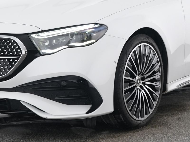 Mercedes-Benz E 450 2025 г. Белый, пробег 33928 км