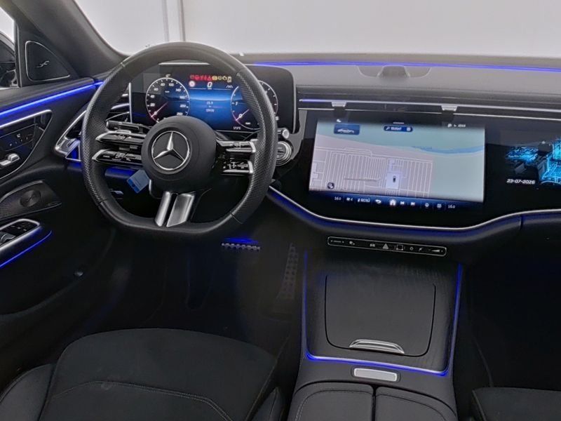 Mercedes-Benz E 450 2025 г. Белый, пробег 33928 км