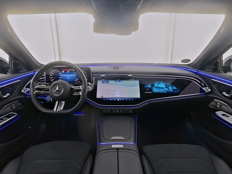 Mercedes-Benz E 450 2025 г. Белый, пробег 33928 км