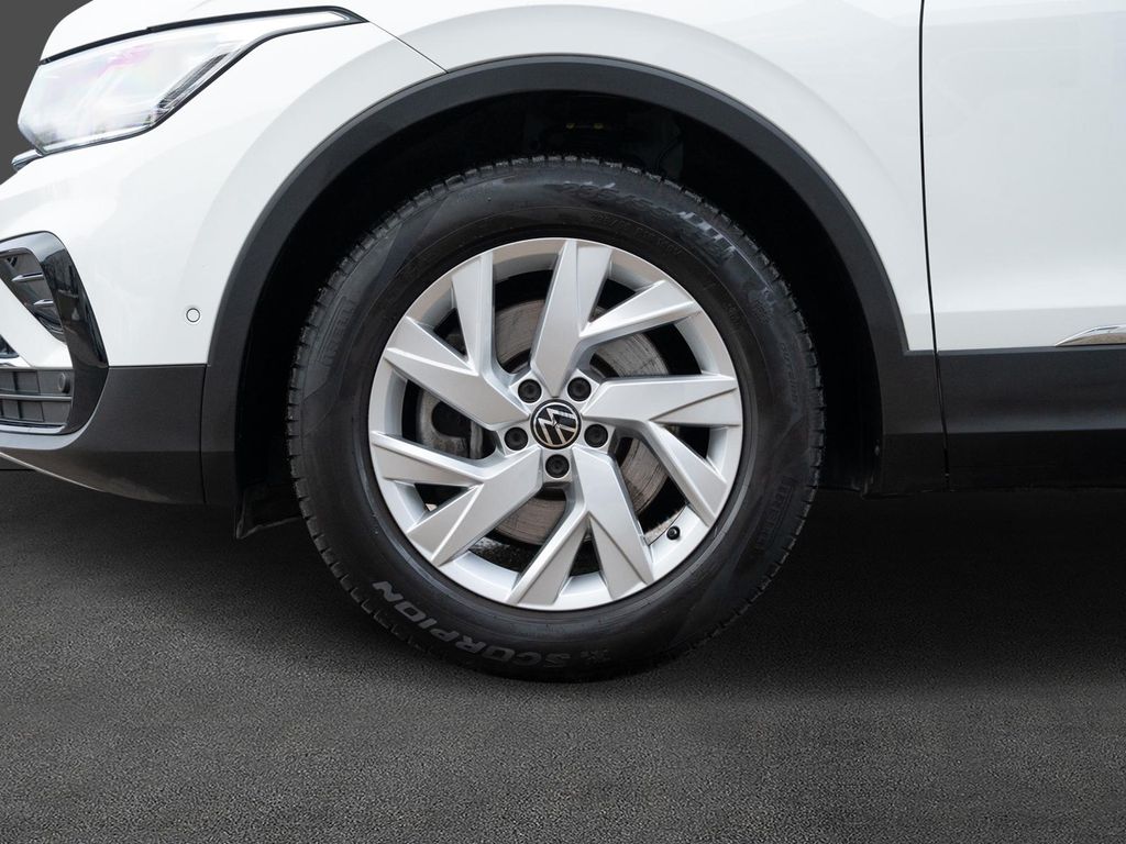 Volkswagen Tiguan 2022 г. Белый, пробег 29752 км