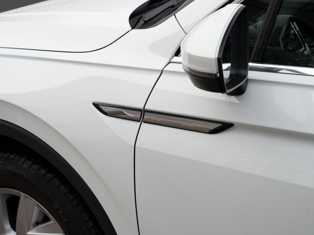 Volkswagen Tiguan 2022 г. Белый, пробег 29752 км