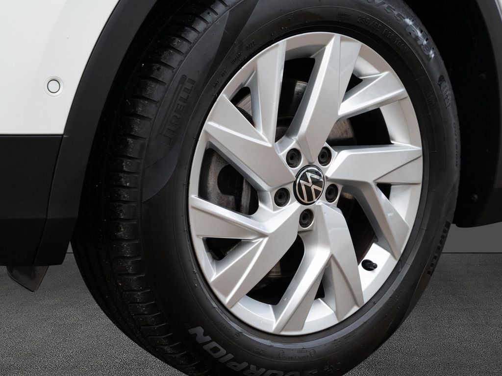 Volkswagen Tiguan 2022 г. Белый, пробег 29752 км