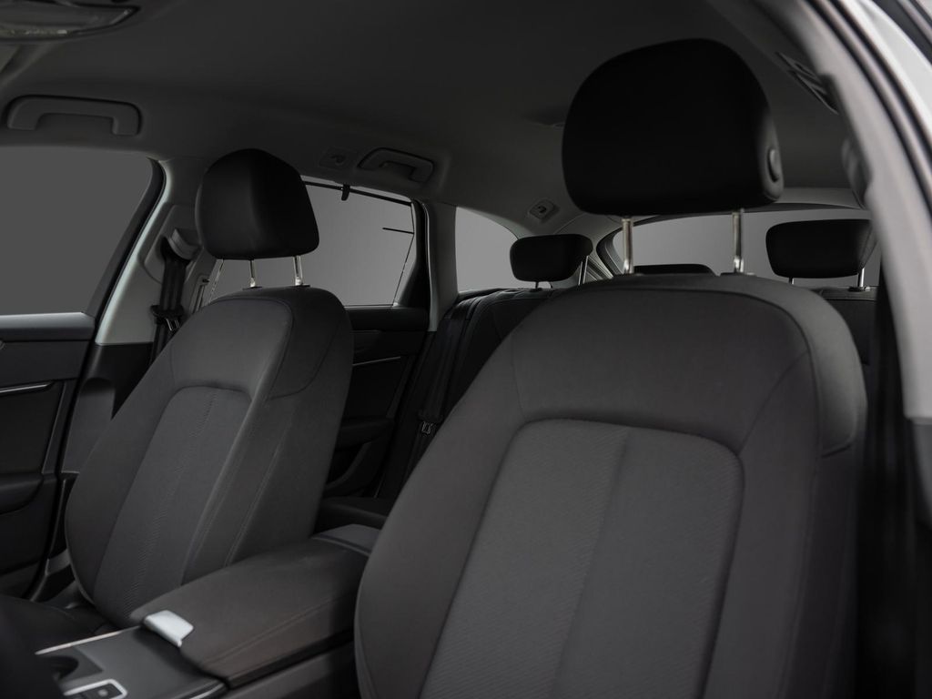 Audi A6 2023 г. Серебристый, пробег 37789 км