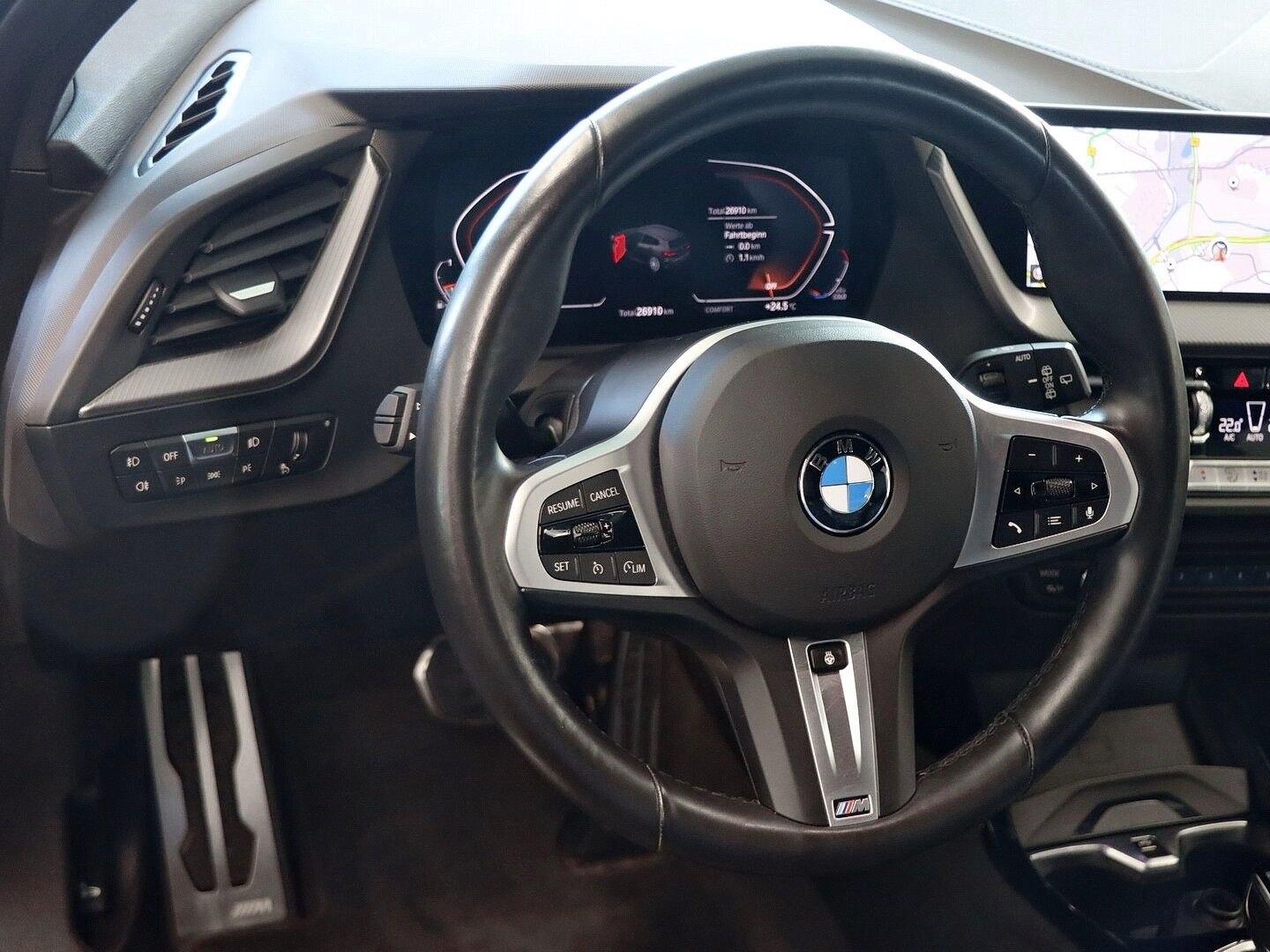 BMW 118 2024 г. Чёрный, пробег 26906 км