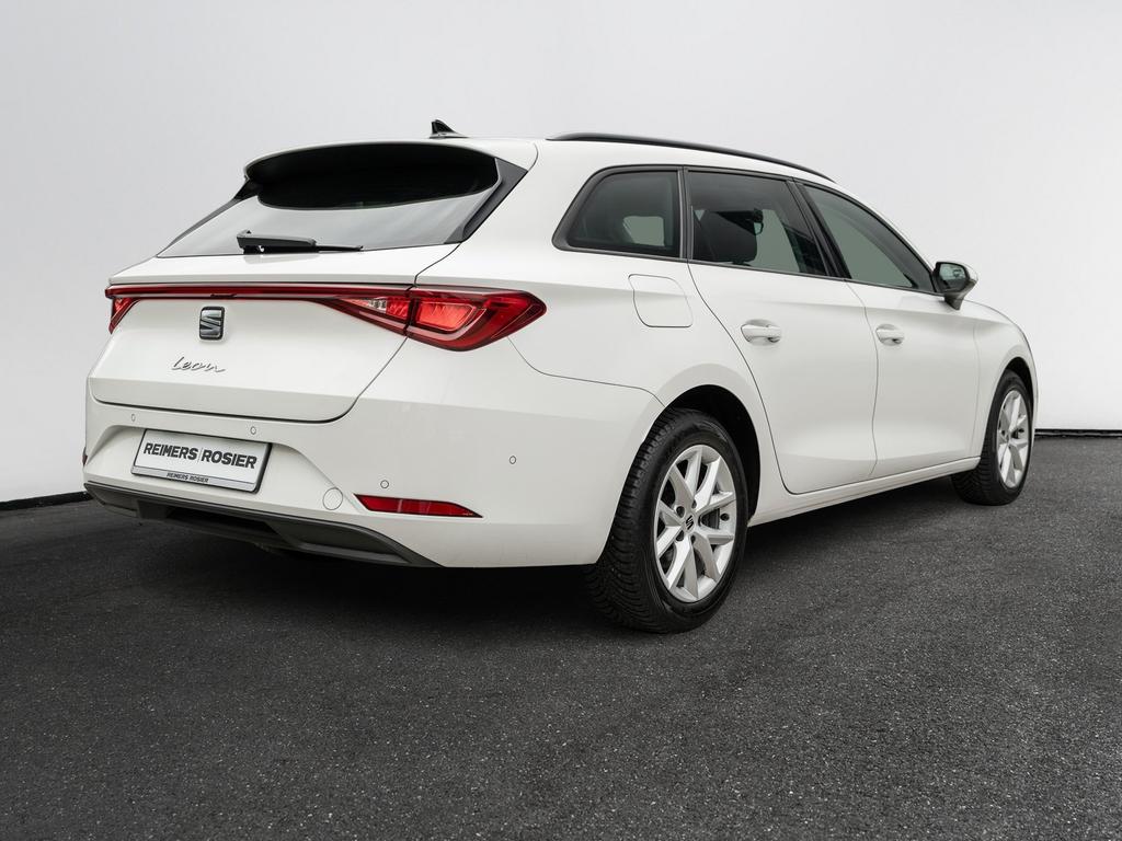 SEAT Leon 2022 г. Белый, пробег 49850 км