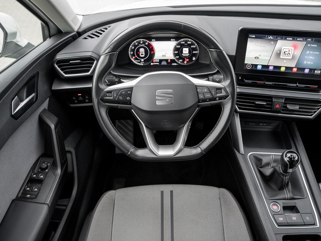 SEAT Leon 2022 г. Белый, пробег 49850 км