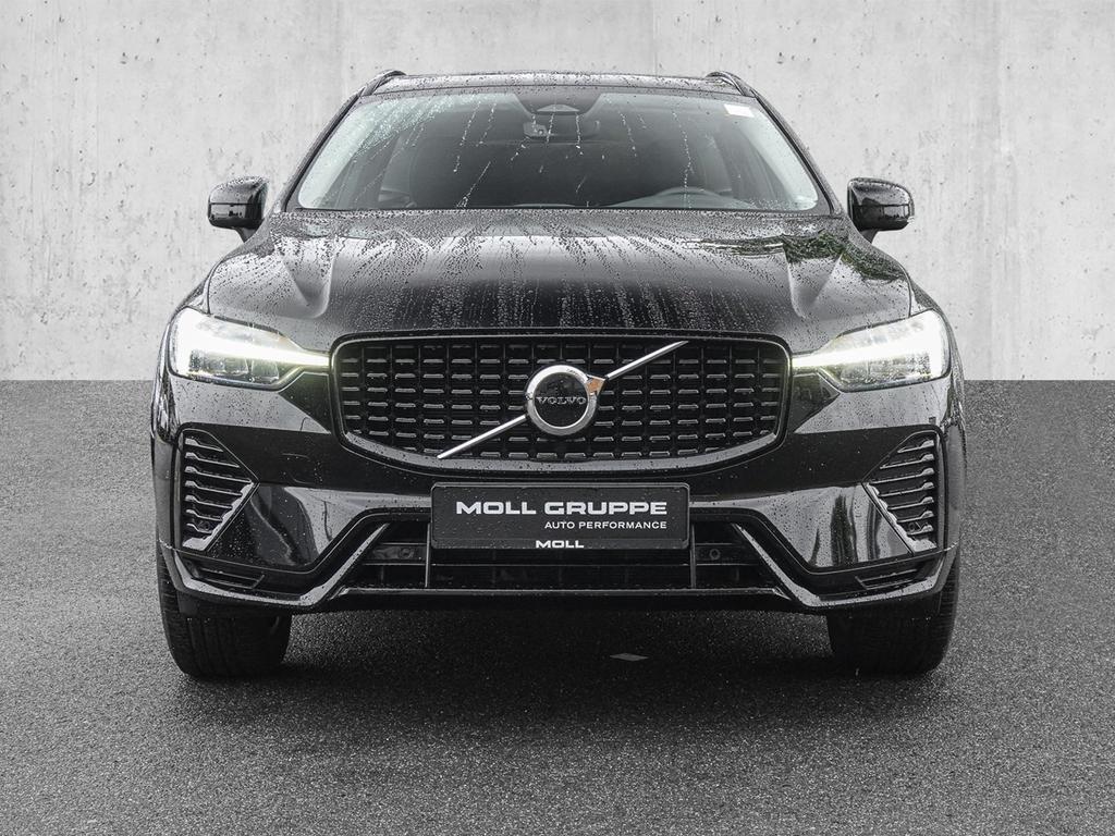 Volvo XC60 2023 г. Чёрный, пробег 49458 км