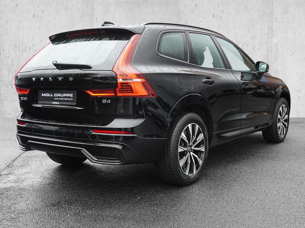 Volvo XC60 2023 г. Чёрный, пробег 49458 км