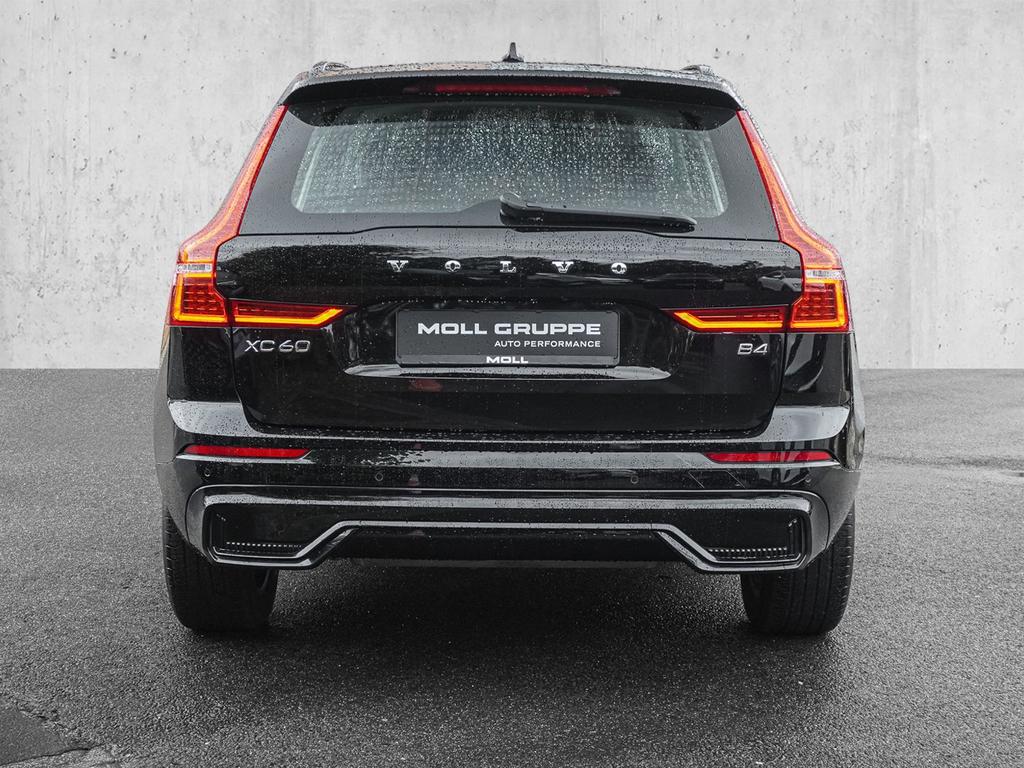 Volvo XC60 2023 г. Чёрный, пробег 49458 км