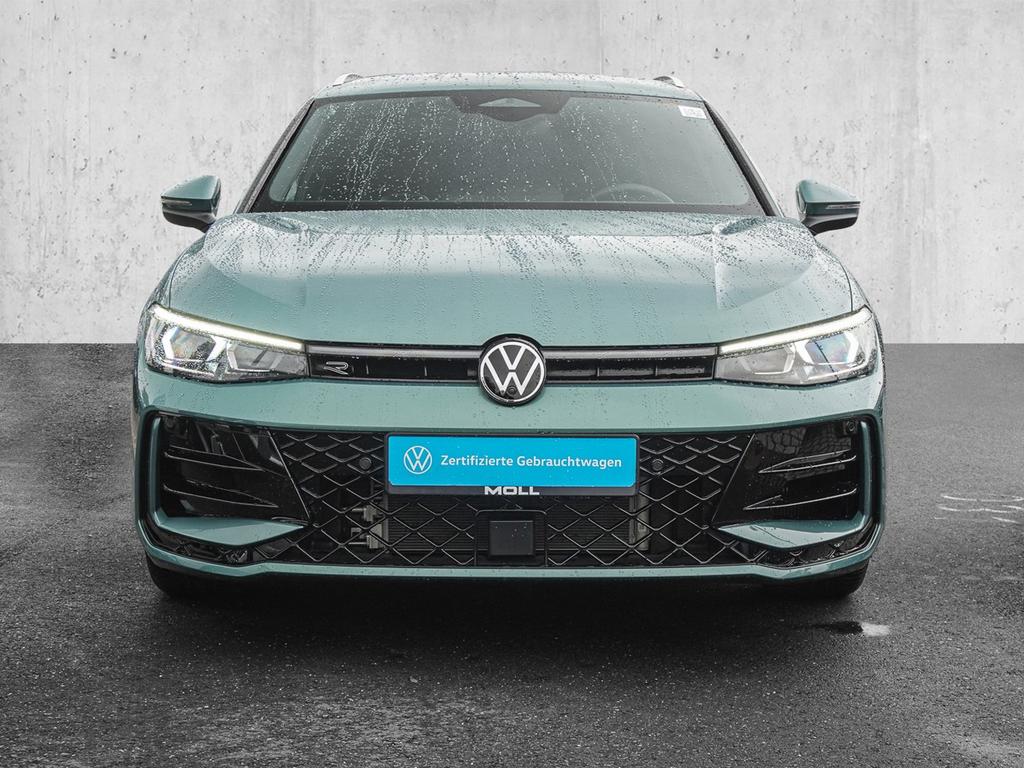 Volkswagen Passat 2025 г. Зелёный, пробег 10230 км