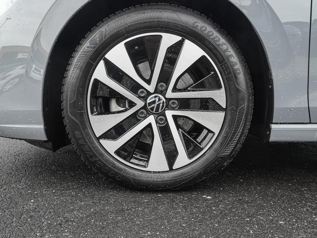 Volkswagen Golf 2026 г. Серый, пробег 25484 км