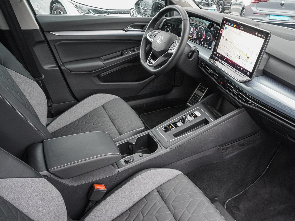 Volkswagen Golf 2026 г. Серый, пробег 25484 км