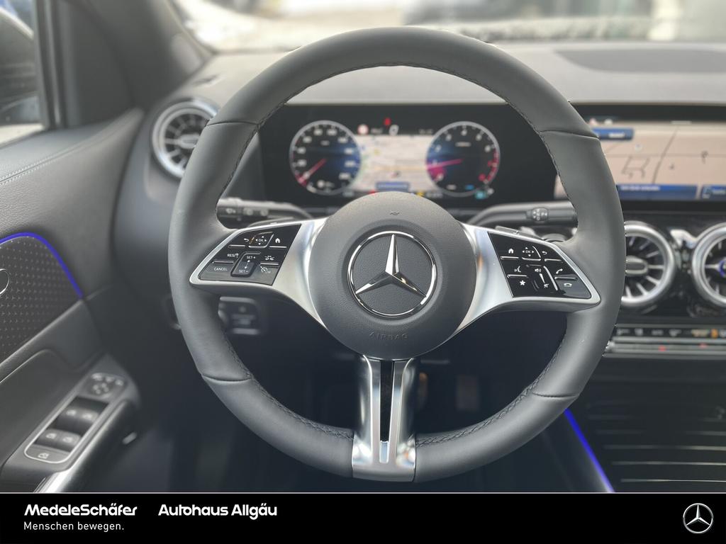 Mercedes-Benz GLA 200 2026 г. Чёрный, пробег 9000 км