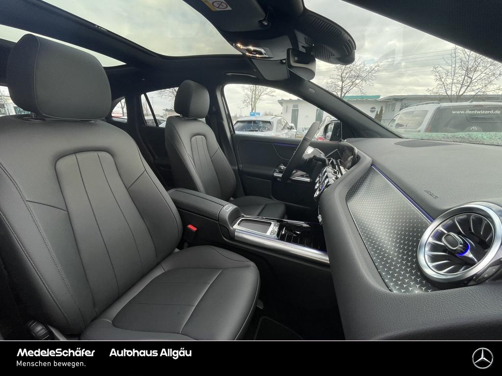 Mercedes-Benz GLA 200 2026 г. Чёрный, пробег 9000 км