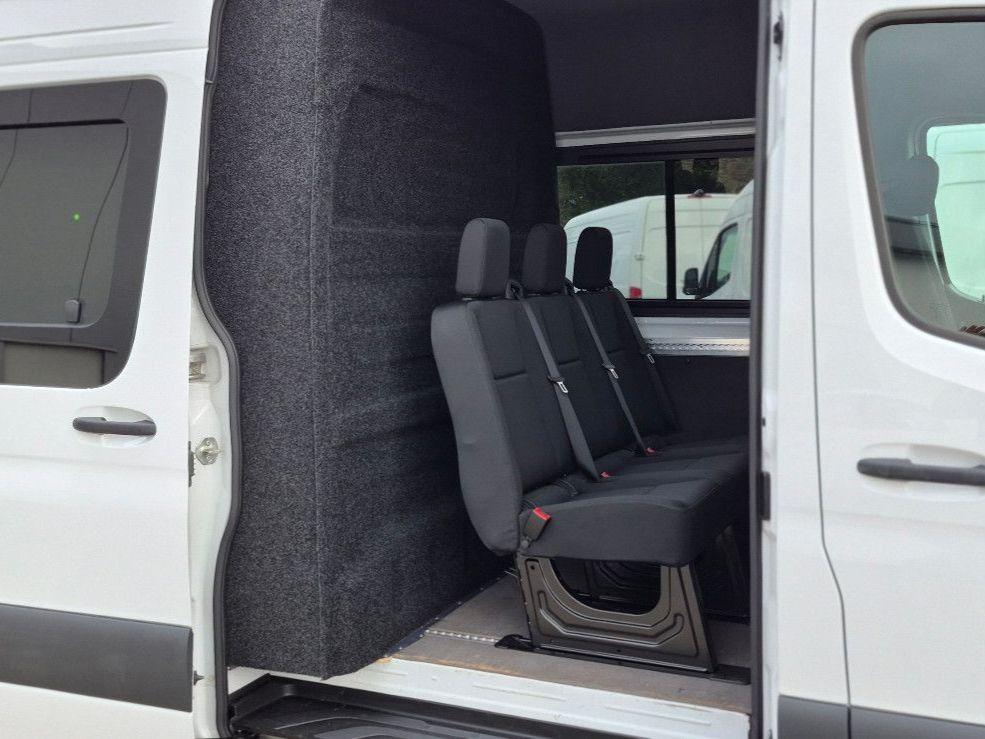 Mercedes-Benz SPRINTER 2024 г. Белый, пробег 40895 км