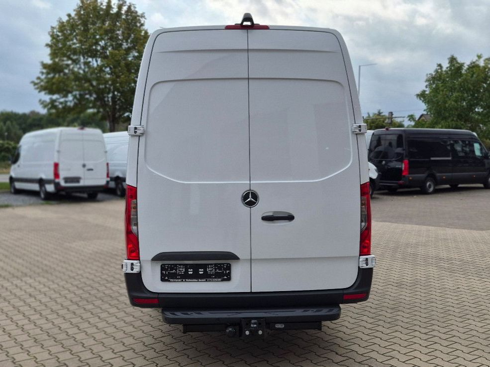 Mercedes-Benz SPRINTER 2024 г. Белый, пробег 40895 км