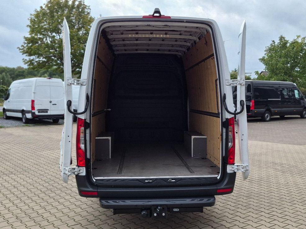 Mercedes-Benz SPRINTER 2024 г. Белый, пробег 40895 км