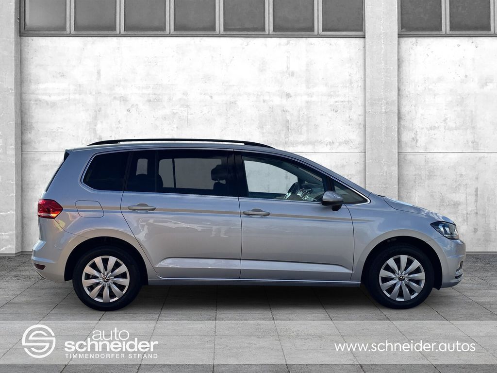 Volkswagen Touran 2022 г. Серебристый, пробег 53900 км