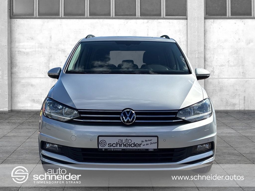 Volkswagen Touran 2022 г. Серебристый, пробег 53900 км