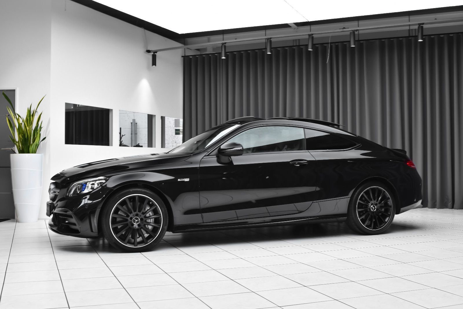 Mercedes-Benz C 43 AMG 2021 г. Чёрный, пробег 41000 км