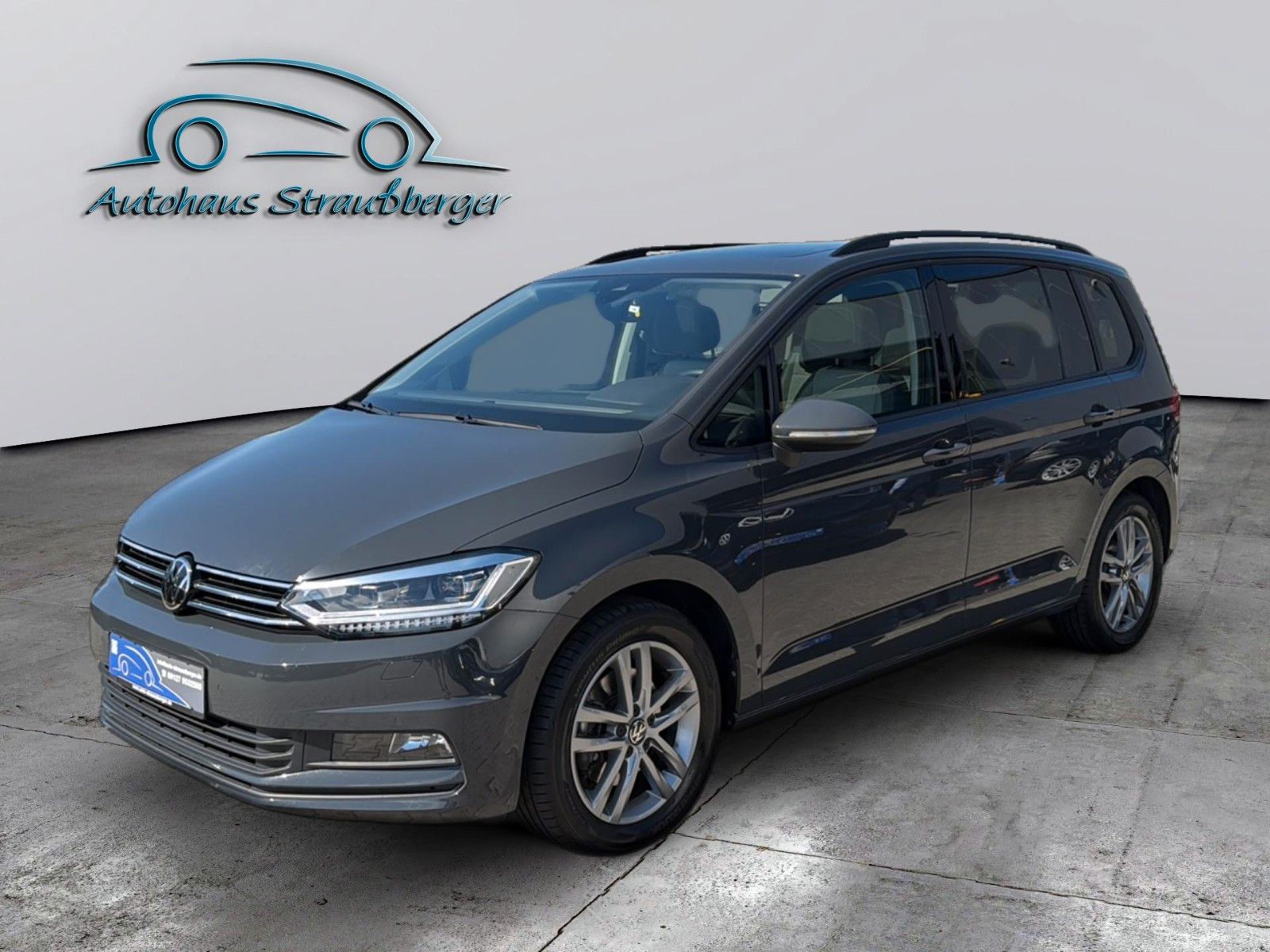 Volkswagen Touran 2024 г. Серый, пробег 39400 км
