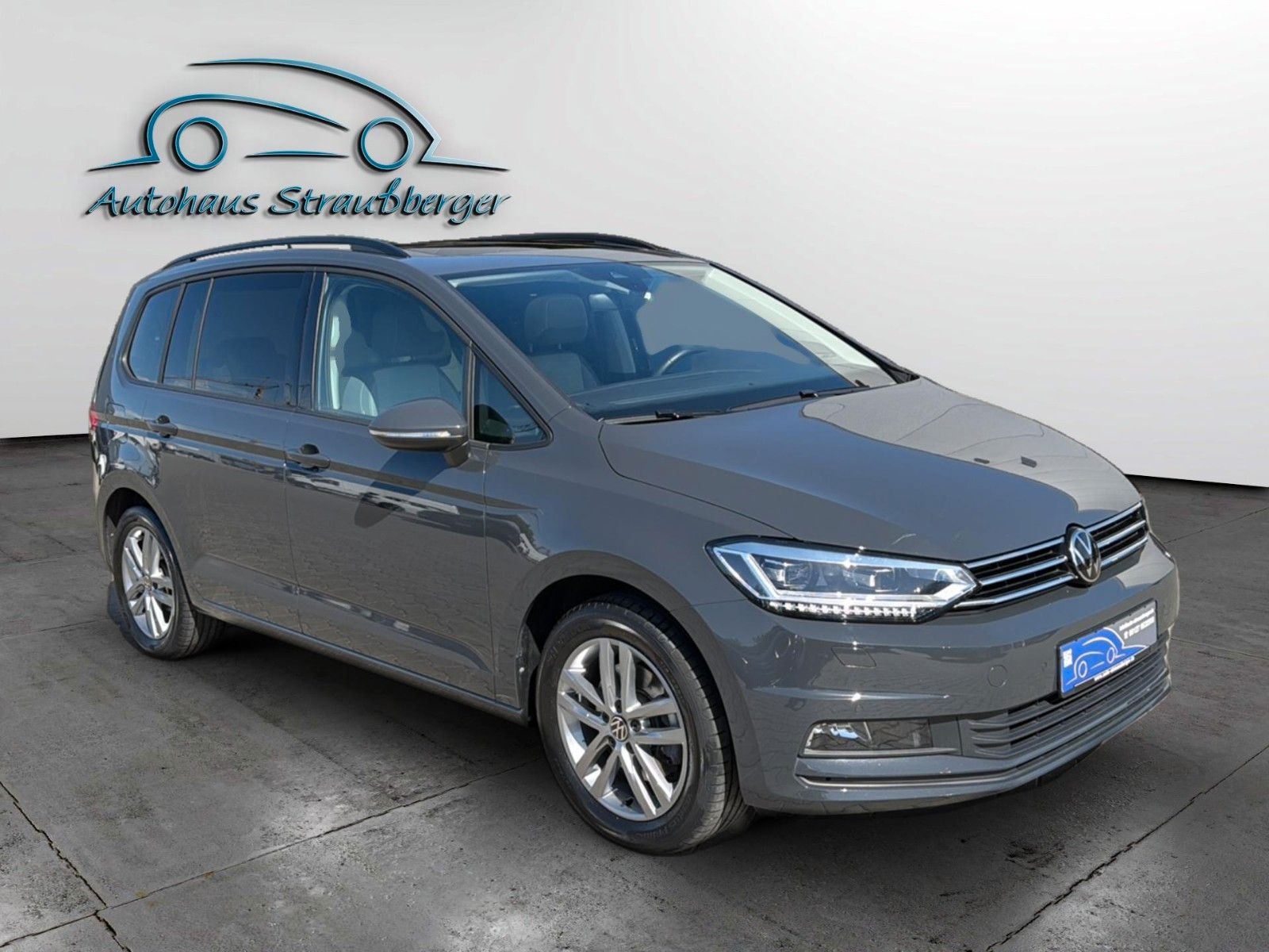 Volkswagen Touran 2024 г. Серый, пробег 39400 км
