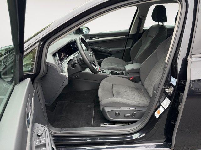 Volkswagen Golf 2023 г. Чёрный, пробег 51500 км
