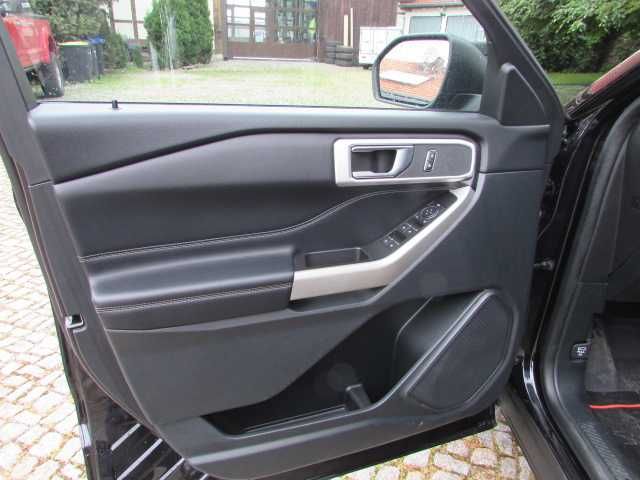 Ford Explorer 2022 г. Чёрный, пробег 58900 км
