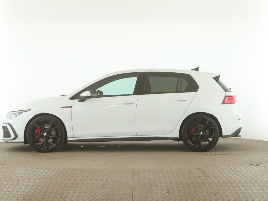 Volkswagen Golf 2024 г. Белый, пробег 25274 км