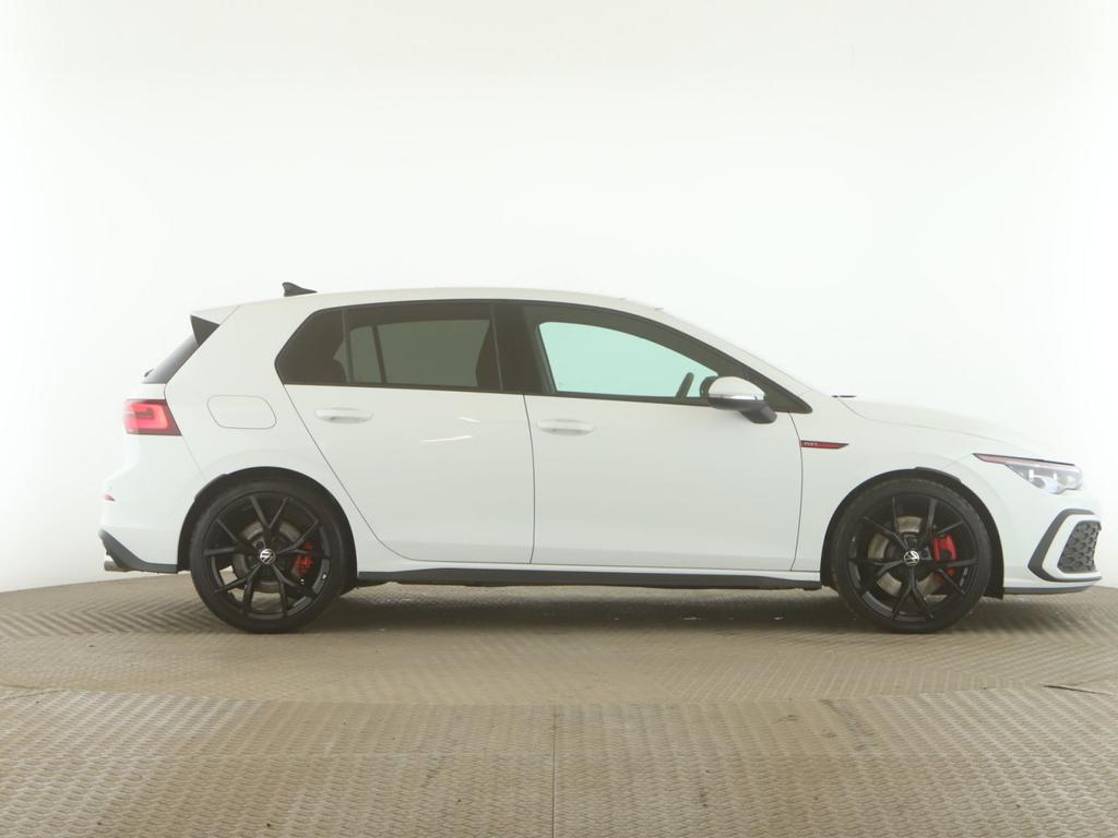 Volkswagen Golf 2024 г. Белый, пробег 25274 км