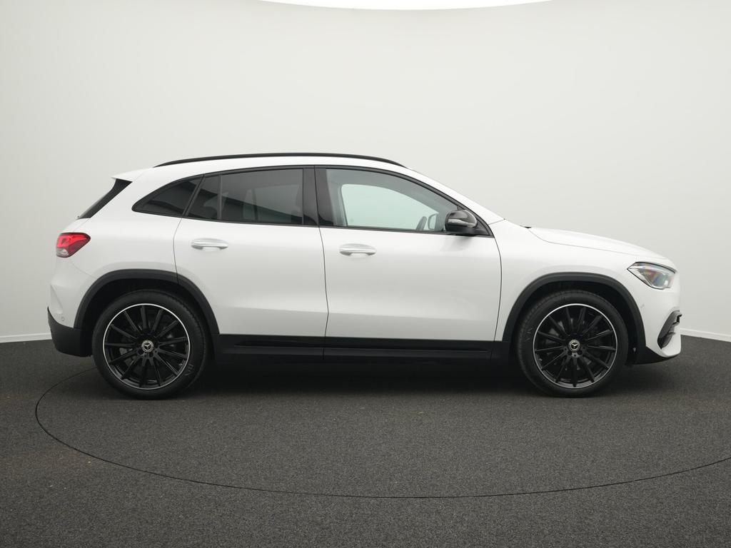 Mercedes-Benz GLA 250 2022 г. Белый, пробег 46319 км