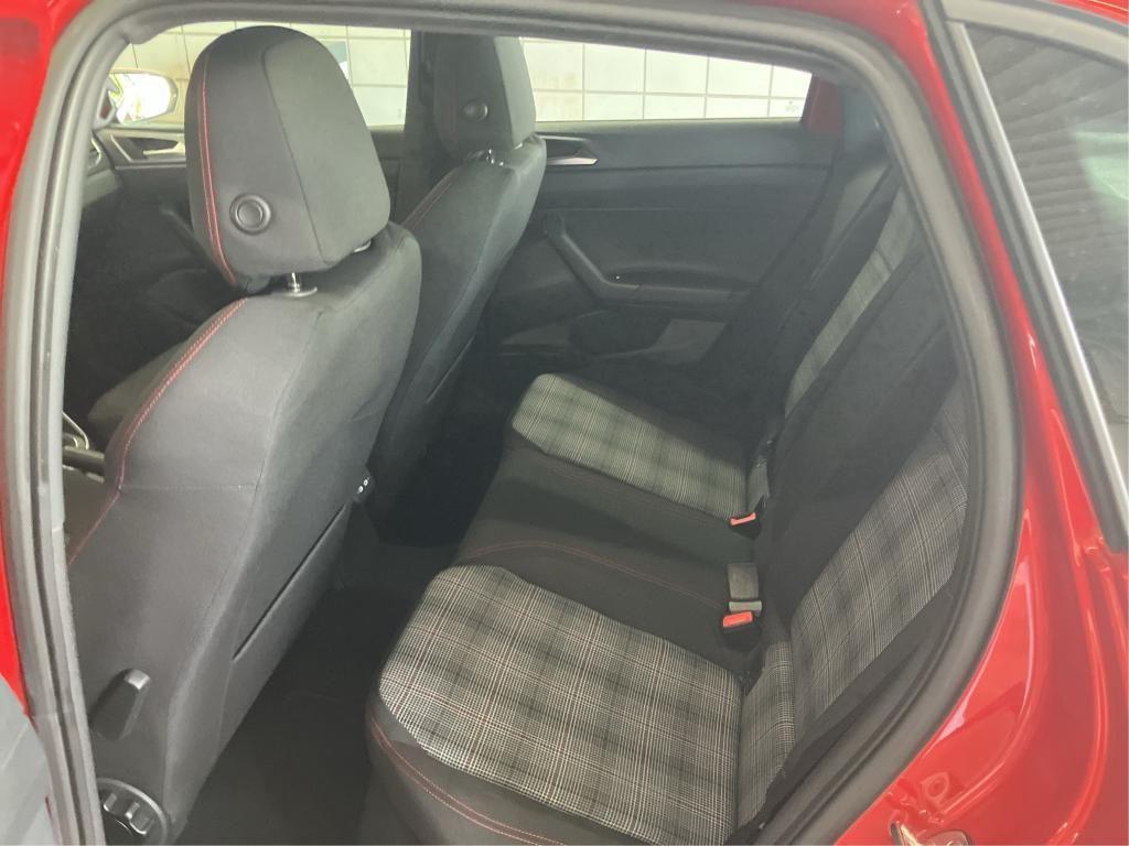 Volkswagen Polo 2022 г. Красный, пробег 27300 км