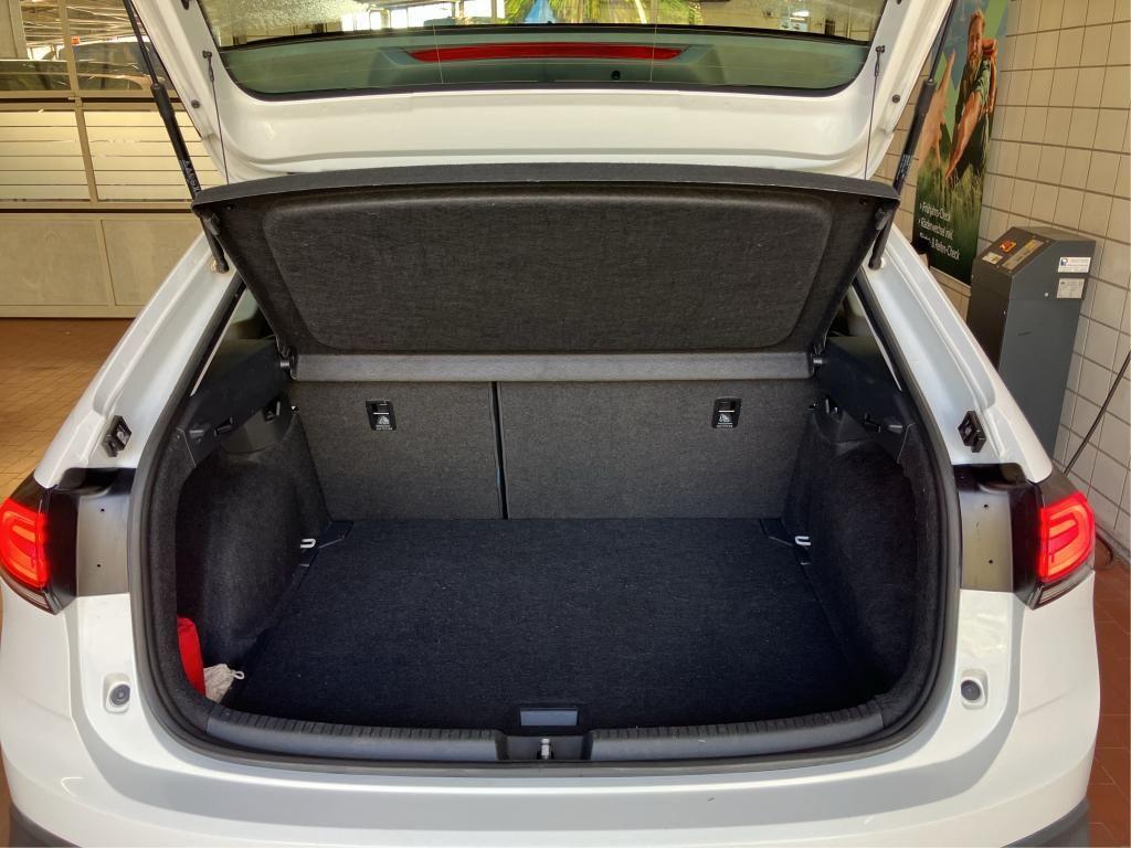 Volkswagen Taigo 2022 г. Белый, пробег 32600 км