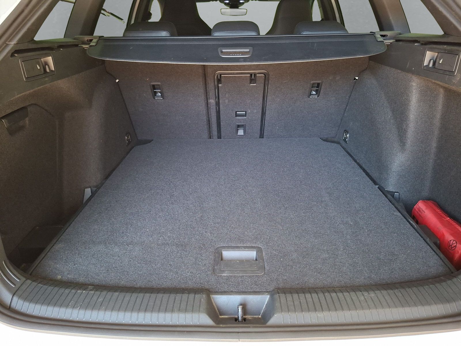 Volkswagen Golf 2025 г. Белый, пробег 29000 км