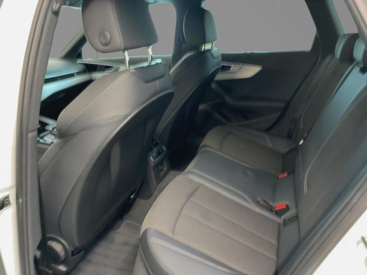 Audi A4 2023 г. Белый, пробег 45633 км